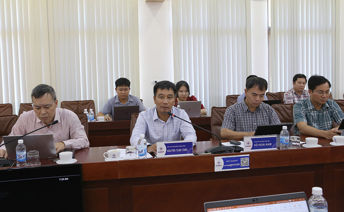 Chủ tịch Hội đồng thành viên EVNNPT Nguyễn Tuấn Tùng phát biểu tại buổi làm việc. Chủ tịch Hội đồng thành viên EVNNPT Nguyễn Tuấn Tùng phát biểu tại buổi làm việc.