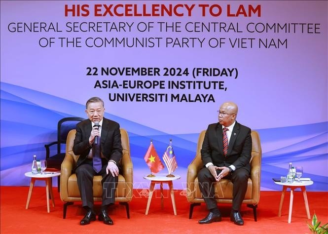 Tổng Bí thư Tô Lâm phát biểu tại Đại học Quốc gia Malaya. Tổng Bí thư Tô Lâm phát biểu tại Đại học Quốc gia Malaya.