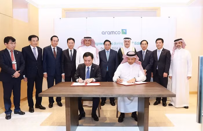 Lễ ký kết Thỏa thuận khung hợp tác giữa Petrovietnam và Saudi Aramco.