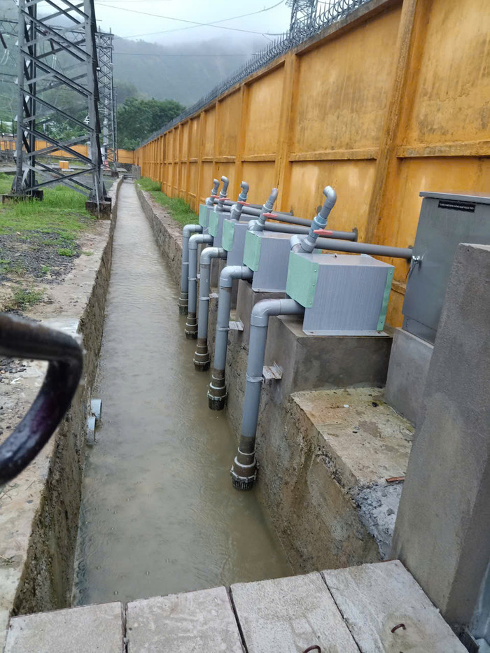 Tổ thao tác lưu động Hòa Khánh (TTĐ Đà Nẵng – PTC2) sẵn sàng kích hoạt hệ thống thoát nước tại trạm. Tổ thao tác lưu động Hòa Khánh (TTĐ Đà Nẵng – PTC2) sẵn sàng kích hoạt hệ thống thoát nước tại trạm.