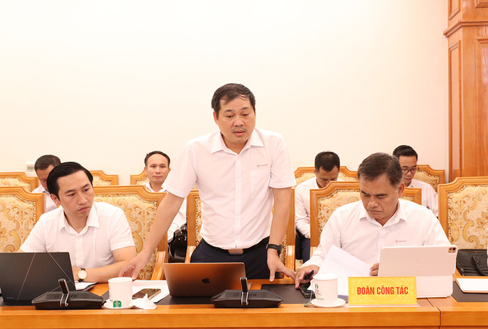 Ông Lê Tuấn Anh – Phó Giám đốc Ban Quản lý dự án Truyền tải điện phát biểu tại buổi làm việc.