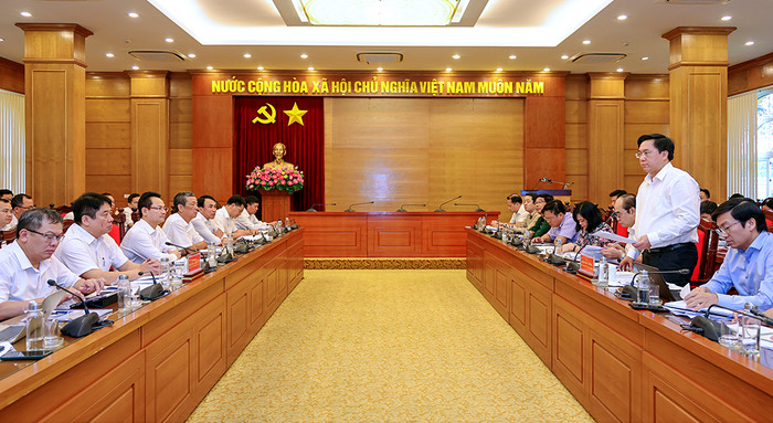 Ông Trần Duy Đông - Chủ tịch Ủy ban nhân dân tỉnh Vĩnh Phúc khẳng định tỉnh Vĩnh Phúc sẽ chỉ đạo quyết liệt để những khó khăn vướng mắc sớm được tháo gỡ. Ông Trần Duy Đông - Chủ tịch Ủy ban nhân dân tỉnh Vĩnh Phúc khẳng định tỉnh Vĩnh Phúc sẽ chỉ đạo quyết liệt để những khó khăn vướng mắc sớm được tháo gỡ.