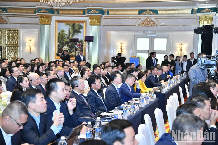 Đại diện cộng đồng doanh nghiệp Việt Nam và Trung Quốc tham dự Tọa đàm. (Ảnh: Thanh Giang) Đại diện cộng đồng doanh nghiệp Việt Nam và Trung Quốc tham dự Tọa đàm. (Ảnh: Thanh Giang)