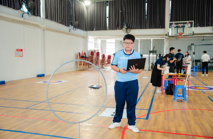 Một trong những chướng ngại vật mà drone phải vượt qua khi đưa hàng về điểm đích.