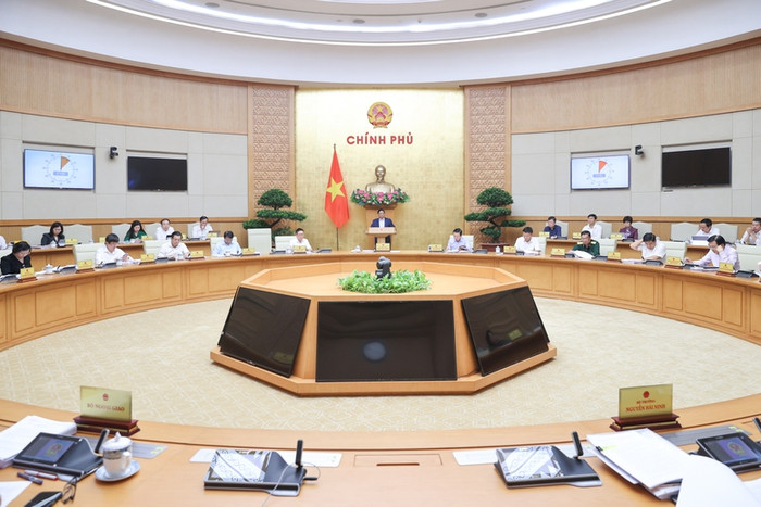 Phiên họp tập trung thảo luận, đánh giá tình hình kinh tế - xã hội tháng 10, 10 tháng đầu năm, các định hướng, nhiệm vụ, giải pháp trong tháng 11 và từ nay đến cuối năm. Ảnh: VGP/Nhật Bắc 2.jpg