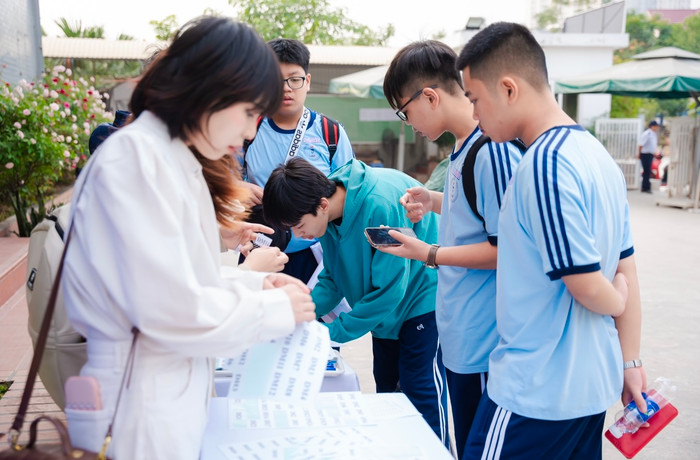 Sáng sớm ngày 24/11, các thí sinh tập hợp đông đủ tại điểm thi đấu để chính thức bước vào cuộc tranh tài.