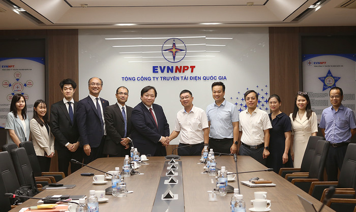Ông Phạm Lê Phú - Tổng giám đốc EVNNPT đã có buổi tiếp và làm việc với ông Ogawa Kazunori - Giám đốc điều hành cấp cao Ngân hàng Hợp tác Quốc tế Nhật Bản (JBIC) và mong muốn 2 đơn vị có sự hợp tác sâu rộng, hiệu quả trong thời gian tới. Ông Phạm Lê Phú - Tổng giám đốc EVNNPT đã có buổi tiếp và làm việc với ông Ogawa Kazunori - Giám đốc điều hành cấp cao Ngân hàng Hợp tác Quốc tế Nhật Bản (JBIC) và mong muốn 2 đơn vị có sự hợp tác sâu rộng, hiệu quả trong thời gian tới.