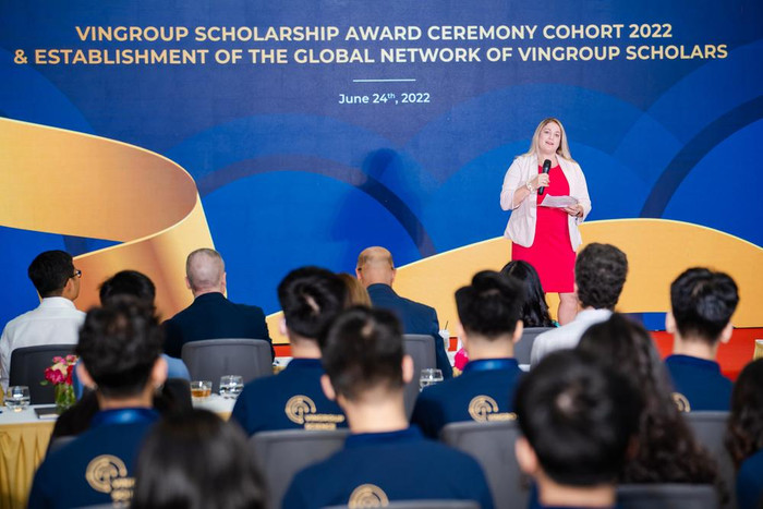 Bà Kate Bartlett, Quyền Tham tán Văn hoá Thông tin, Đại sứ quán Mỹ tại Việt Nam, tham dự và phát biểu tại buổi lễ Bà Kate Bartlett, Quyền Tham tán Văn hoá Thông tin, Đại sứ quán Mỹ tại Việt Nam, tham dự và phát biểu tại buổi lễ