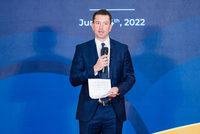 Phó Đại sứ Australia tại Việt Nam ông Mark Tattersall chúc mừng và chào đón các Sinh viên nhận Học bổng du học khoa học công nghệ Vingroup tới Australia Phó Đại sứ Australia tại Việt Nam ông Mark Tattersall chúc mừng và chào đón các Sinh viên nhận Học bổng du học khoa học công nghệ Vingroup tới Australia