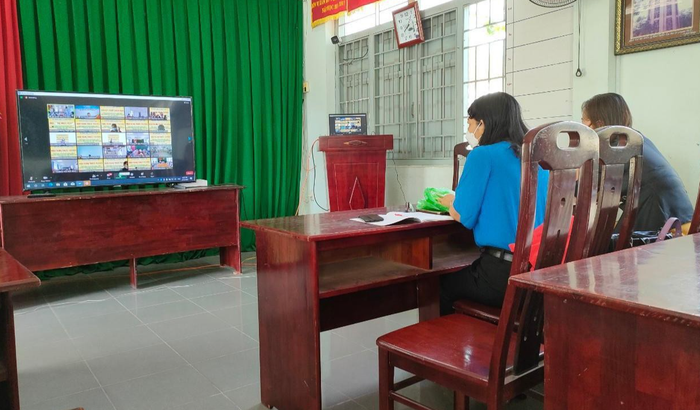 Giáo viên học tập huấn thay sách lớp 3 (Ảnh do tác giả cung cấp)