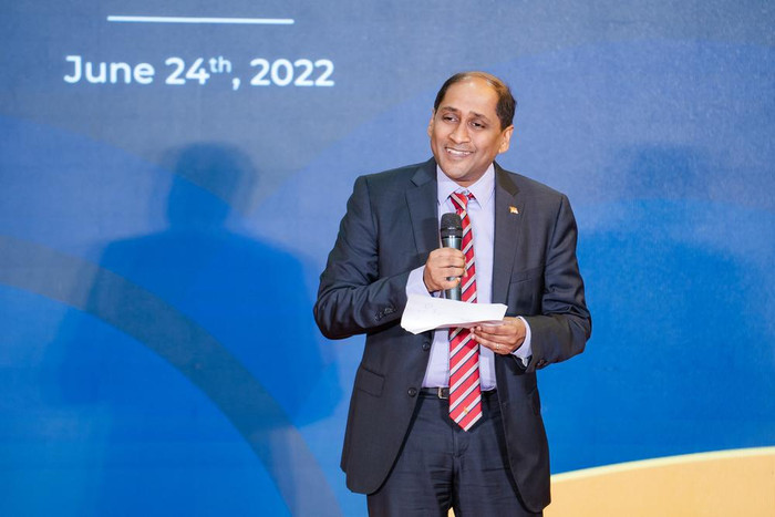 Đại sứ Singapore tại Việt Nam, ông Jaya Ratnam phát biểu tại Lễ trao Học bổng Khoa học công nghệ Vingroup Khoá 2022 Đại sứ Singapore tại Việt Nam, ông Jaya Ratnam phát biểu tại Lễ trao Học bổng Khoa học công nghệ Vingroup Khoá 2022