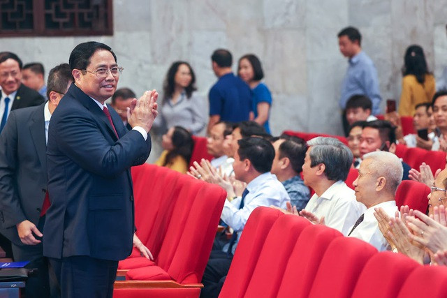 Thủ tướng dự lễ trao giải thưởng cao quý nhất của giới báo chí cả nước - Ảnh: VGP/Nhật Bắc Thủ tướng dự lễ trao giải thưởng cao quý nhất của giới báo chí cả nước - Ảnh: VGP/Nhật Bắc