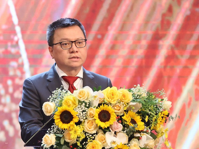 Ông Lê Quốc Minh - Ủy viên Trung ương Đảng, Tổng Biên tập Báo Nhân Dân, Chủ tịch Hội Nhà báo Việt Nam, Chủ tịch Hội đồng Giải Báo chí Quốc gia phát biểu tại buổi lễ - Ảnh: VGP/Nhật Bắc Ông Lê Quốc Minh - Ủy viên Trung ương Đảng, Tổng Biên tập Báo Nhân Dân, Chủ tịch Hội Nhà báo Việt Nam, Chủ tịch Hội đồng Giải Báo chí Quốc gia phát biểu tại buổi lễ - Ảnh: VGP/Nhật Bắc