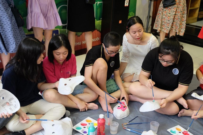 Trâm Anh trong dự án phụng sự cộng đồng tại Trung tâm hướng nghiệp SEED tháng 9/2020 Trâm Anh trong dự án phụng sự cộng đồng tại Trung tâm hướng nghiệp SEED tháng 9/2020