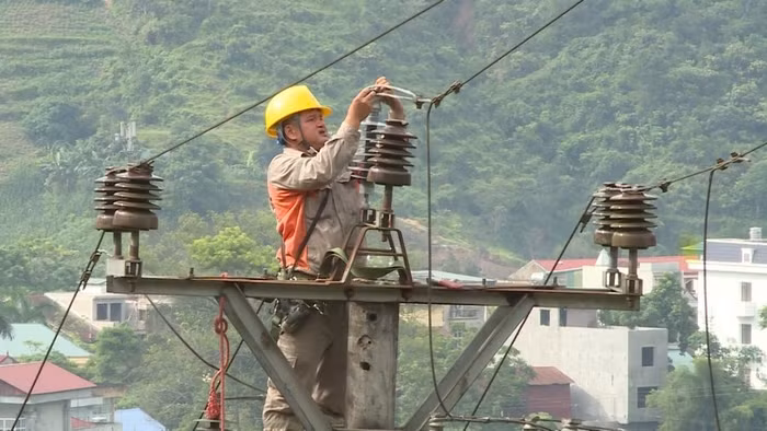 Bảo dưỡng, sửa chữa lưới điện tại Điện lực Hoàng Su Phì, Hà Giang Bảo dưỡng, sửa chữa lưới điện tại Điện lực Hoàng Su Phì, Hà Giang