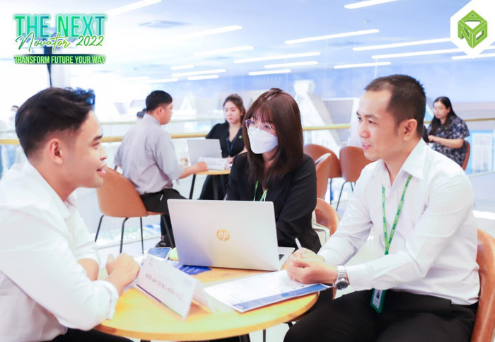 Vòng phỏng vấn Light Up thu hút nhiều ứng viên tiềm năng Vòng phỏng vấn Light Up thu hút nhiều ứng viên tiềm năng