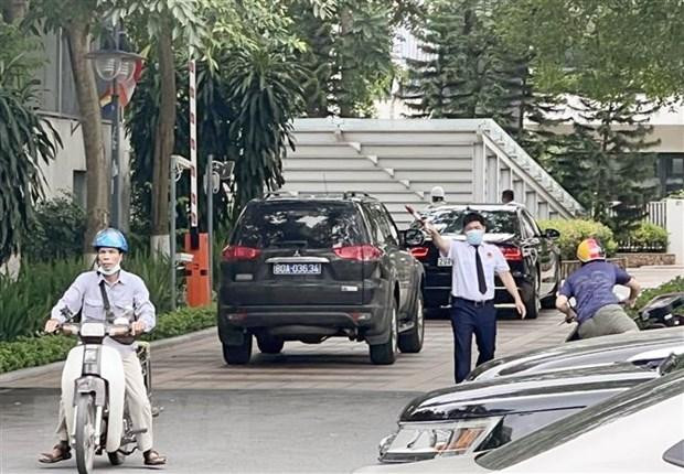 Sáng 7/6, lực lượng chức năng tới nhà riêng Bộ trưởng Bộ Y tế Nguyễn Thanh Long làm nhiệm vụ. (Ảnh: Phạm Kiên/TTXVN) Sáng 7/6, lực lượng chức năng tới nhà riêng Bộ trưởng Bộ Y tế Nguyễn Thanh Long làm nhiệm vụ. (Ảnh: Phạm Kiên/TTXVN)