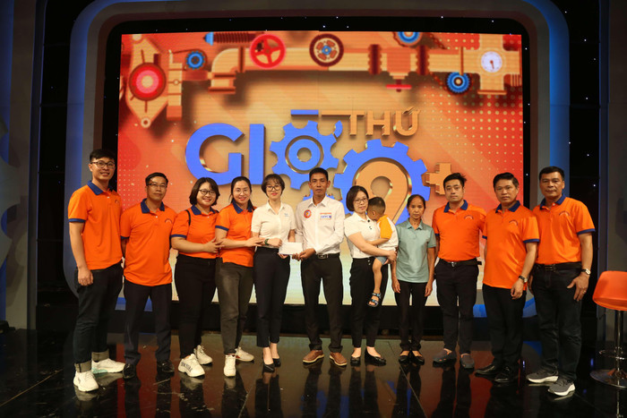 Tại chương trình “Giờ thứ 9 +”, số thứ 5 được phát trên VTV3 ngày 26/6/2022 vừa qua, câu chuyện về người thợ điện miền Bắc Đào Minh Tuyến đã gây xúc động mạnh cho toàn thể ban giám khảo, người chơi và khán giả truyền hình.