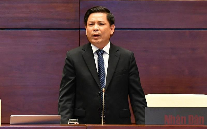 Bộ trưởng Giao thông vận tải Nguyễn Văn Thể trả lời chất vấn của đại biểu Quốc hội sáng 9/6. (Ảnh: THỦY NGUYÊN) Bộ trưởng Giao thông vận tải Nguyễn Văn Thể trả lời chất vấn của đại biểu Quốc hội sáng 9/6. (Ảnh: THỦY NGUYÊN)