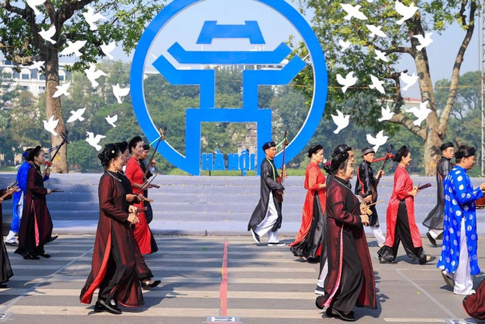 Ảnh: VGP/Nhật Bắc Thủ tướng Phạm Minh Chính dự 'Ngày hội Văn hóa vì hòa bình' của Hà Nội- Ảnh 18.