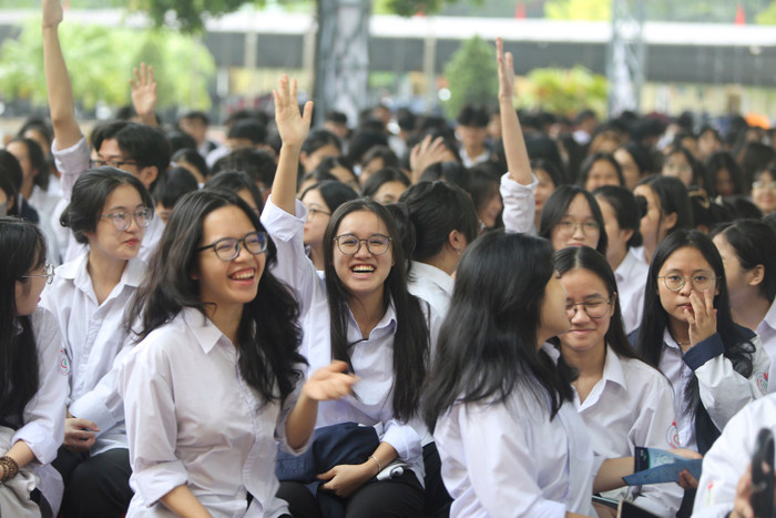 Cuộc thi hùng biện – tranh biện Tiếng nói Xanh mùa 2 dành cho học sinh trung học phổ thông trên toàn quốc. TNX 1.jpg