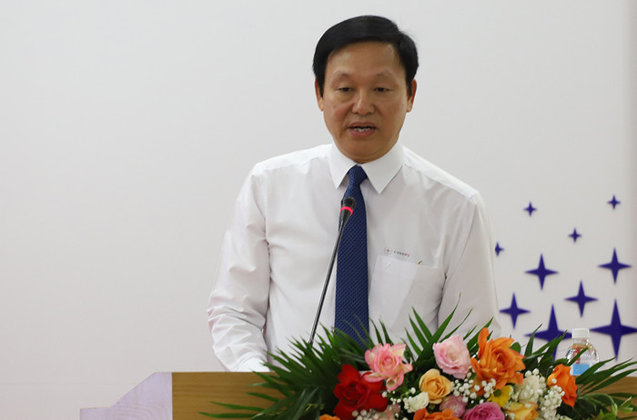 Chủ tịch Công đoàn EVNNPT Trịnh Tuấn Sơn phát biểu tại hội nghị. Chủ tịch Công đoàn EVNNPT Trịnh Tuấn Sơn phát biểu tại hội nghị.