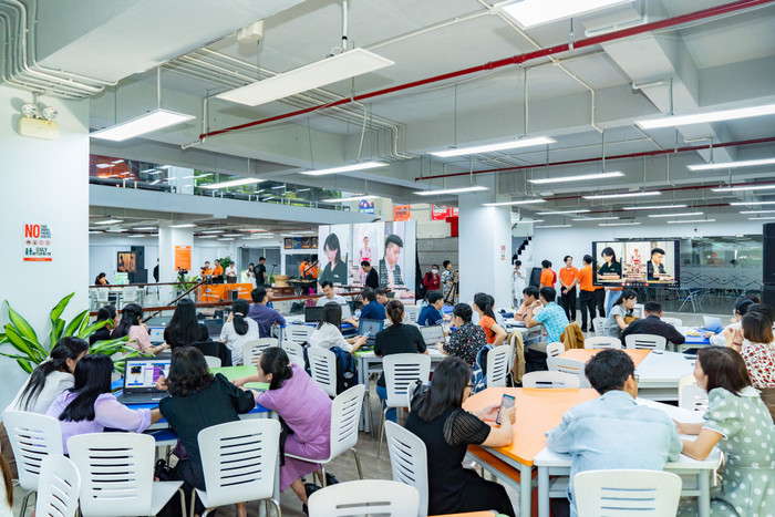 Đông đảo giáo viên trung học phổ thông tham gia khóa Tập huấn Giáo dục STEM trong kỷ nguyên Trí tuệ nhân tạo. Anh 1.jpeg