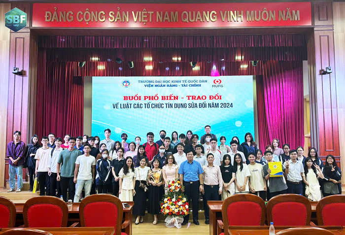 Ngày 1/10, Viện Ngân hàng - Tài chính, Trường Đại học Kinh tế Quốc dân đã tổ chức buổi phổ biến - trao đổi về những điểm sửa đổi trong Luật Các tổ chức tín dụng năm 2024. 1.png
