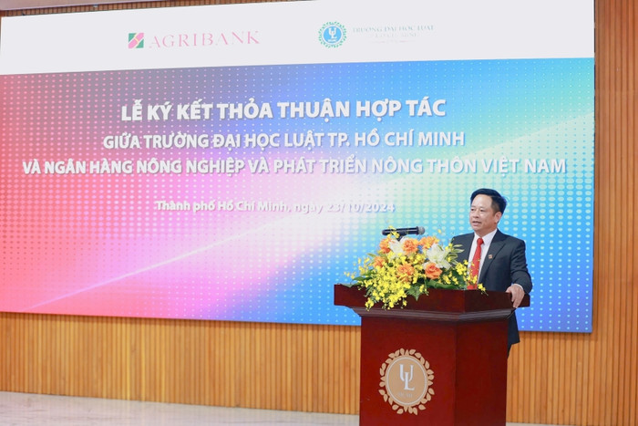 Ông Hoàng Minh Ngọc – Phó Tổng Giám đốc Agribank phát biểu tại lễ ký kết. Ảnh 3-2.jpg