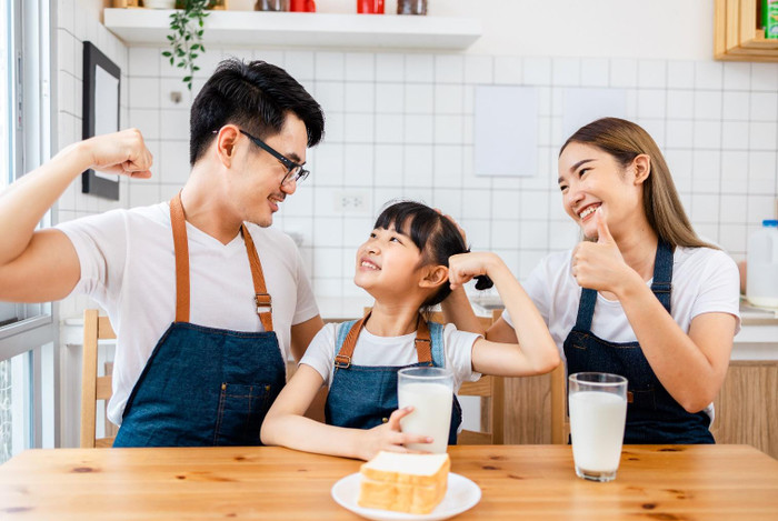 Một bữa sáng kèm sữa sẽ giúp trẻ cải thiện chất lượng tổng thể của chế độ ăn trong ngày và tăng cường lượng hấp thu nhiều chất dinh dưỡng quan trọng. d4.jpg