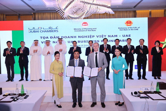 Vietnam Airlines và Etihad Airways trao biên bản ghi nhớ. Ảnh 1. Vietnam Airlines và Etihad Airways trao biên bản ghi nhớ.jpg