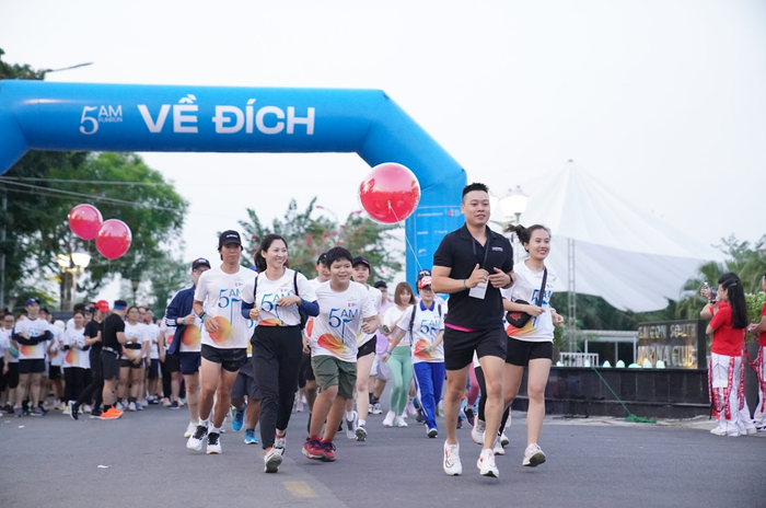 Chuỗi sự kiện 5AM mùa 2 sẽ được tổ chức vào ngày 07/12/2024 tại Trường Cao đẳng Đà Lạt, thành phố Đà Lạt, tỉnh Lâm Đồng. anh1.png