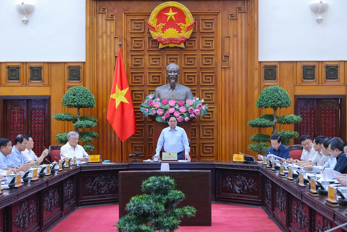 Thủ tướng Chính phủ yêu cầu các bộ, ngành tập trung trí tuệ, thời gian, công sức xây dựng dự án tiếp tục trình cấp có thẩm quyền, đặc biệt nghiên cứu, đề xuất, làm rõ về huy động nguồn lực và các điều kiện cần thiết khác, cũng như tiến độ triển khai dự án. Ảnh: VGP/Nhật Bắc tt2.jpg