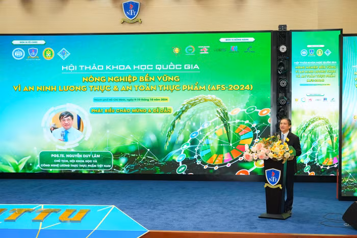 PGS.TS. Nguyễn Duy Lâm - Chủ tịch VAFoST_phát biểu đề dẫn.jpg