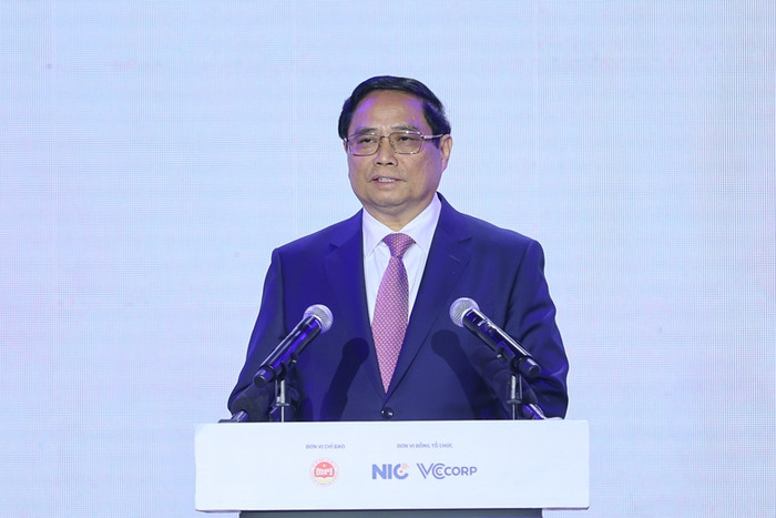 Thủ tướng Phạm Minh Chính nhấn mạnh thông điệp “Đổi mới để bứt phá, vượt qua chính mình - Sáng tạo để vươn xa, bay cao trong bầu trời kỷ nguyên số và phát triển xanh của nhân loại”, đổi mới sáng tạo là yếu tố đặc biệt quan trọng với Việt Nam trong kỷ nguyên mới. Ảnh: VGP/Nhật Bắc tt.jpg