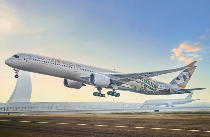 Vietnam Airlines và Etihad Airways sẽ phát triển mối quan hệ song phương trong cả lĩnh vực hành khách và hàng hóa để tăng cường kết nối giữa Abu Dhabi và Việt Nam, giúp mở rộng mạng lưới đường bay của cả hai hãng. Vietnam Airlines và Etihad Airways sẽ phát triển mối quan hệ song phương trong cả lĩnh vực hành khách và hàng hóa để tăng cường kết nối giữa Abu Dhabi và Việt Nam, giúp mở rộng mạng lưới đường bay của cả hai hãng..jpg