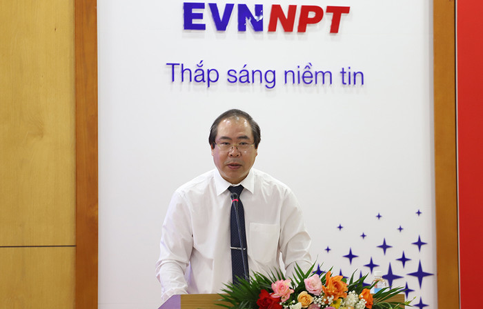 Chủ tịch Công đoàn Điện lực Việt Nam Đỗ Đức Hùng phát biểu chỉ đạo tại hội nghị. Chủ tịch Công đoàn Điện lực Việt Nam Đỗ Đức Hùng phát biểu chỉ đạo tại hội nghị.