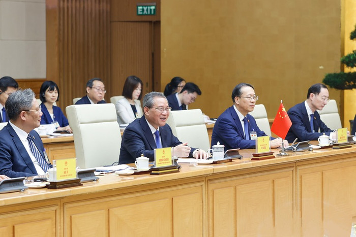 Thủ tướng Lý Cường khẳng định sẵn sàng cùng Việt Nam tăng cường nền tảng chính trị, đi sâu hợp tác thực chất. Ảnh: VGP/Nhật Bắc Thủ tướng Lý Cường khẳng định sẵn sàng cùng Việt Nam tăng cường nền tảng chính trị, đi sâu hợp tác thực chất. Ảnh: VGP/Nhật Bắc