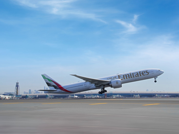 Đối với Emirates, Vietnam Airlines sẽ tăng cường hợp tác trên các đường bay giữa Việt Nam và UAE cũng như tới các điểm quá cảnh; hợp tác về phục vụ hàng hóa; dịch vụ kỹ thuật và bảo dưỡng. Đối với Emirates, Vietnam Airlines sẽ tăng cường hợp tác trên các đường bay giữa Việt Nam và UAE cũng như tới các điểm quá cảnh; hợp tác về phục vụ hàng hóa; dịch vụ kỹ thuật và bảo dưỡng....jpg