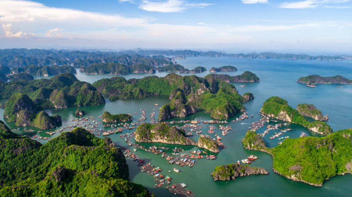 Quần đảo Cát Bà nhìn từ trên cao Quần đảo Cát Bà nhìn từ trên cao