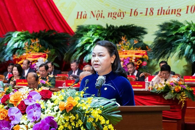 Phó Chủ tịch, Tổng Thư ký Ủy ban Trung ương Mặt trận Tổ quốc Nguyễn Thị Thu Hà trình bày báo cáo chính trị trước Đại hội. Phó Chủ tịch, Tổng Thư ký Ủy ban Trung ương Mặt trận Tổ quốc Nguyễn Thị Thu Hà trình bày báo cáo chính trị trước Đại hội.