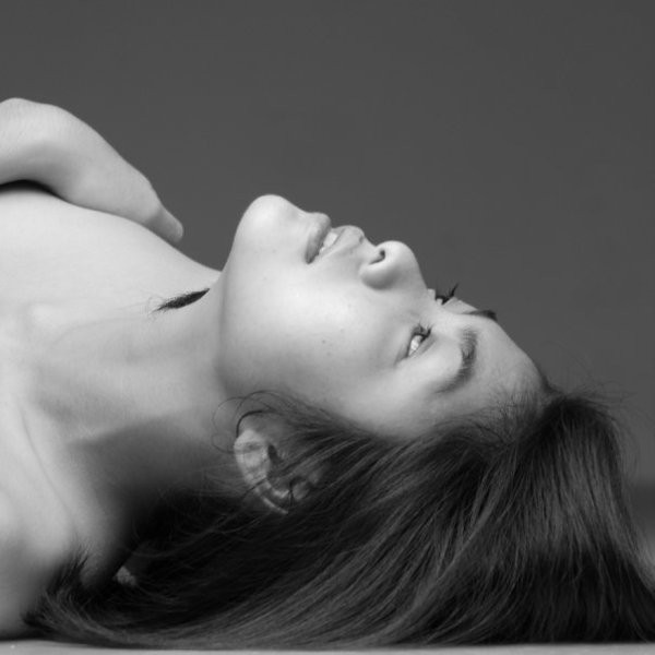 Không dao kéo, không lòe loẹt, nhan sắc Tăng Thanh Hà "đi vào lòng người" bằng một gương mặt khả ái...