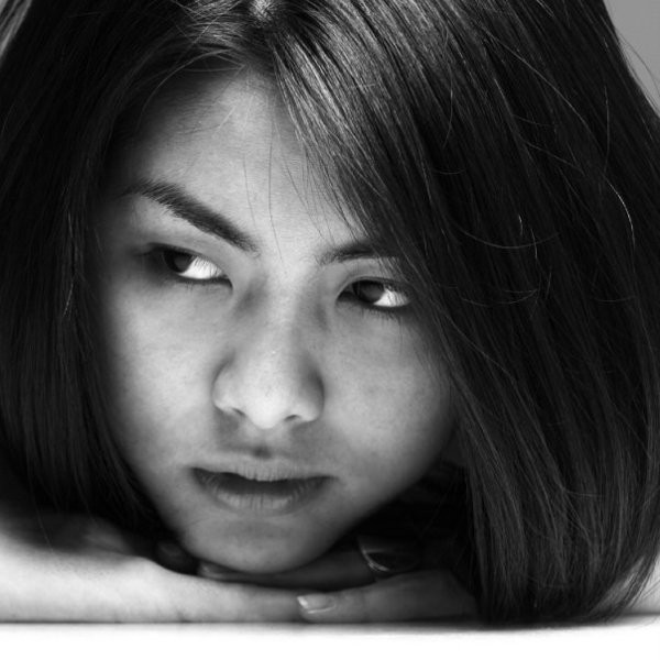 Khi "mộc mạc" thế này, khuôn mặt của Tăng Thanh Hà "đẹp từng centimet"...