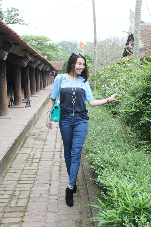 Trà Hằng cho biết, cô đi chùa để được hưởng không khí bình yên nơi cửa Phật.