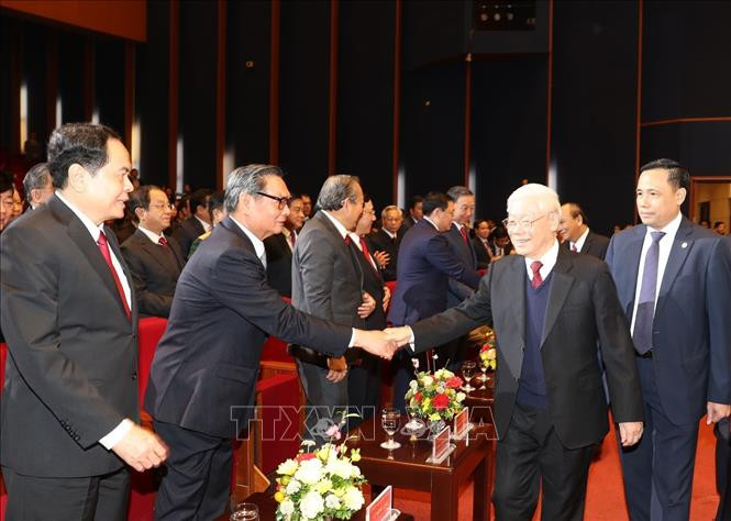 Tổng Bí thư, Chủ tịch nước Nguyễn Phú Trọng với các đồng chí lãnh đạo, nguyên lãnh đạo Đảng, Nhà nước và các đại biểu dự Lễ kỷ niệm. Ảnh: Trí Dũng/TTXVN