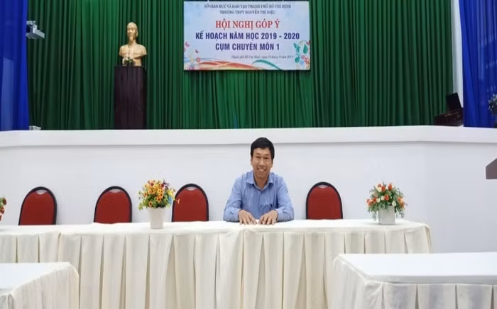 Hình ảnh hoạt động của ông Đảo tại Trường Trung học phổ thông Nguyễn Thị Diệu (Ảnh do tác giả cung cấp)