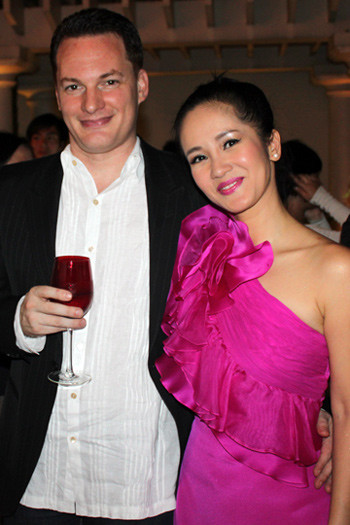 4. Vợ chồng ca sĩ Hồng Nhung