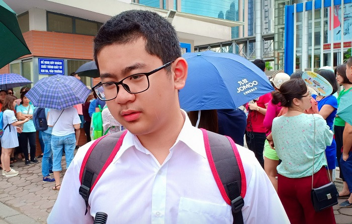 Thí sinh Nguyễn Đức Tuấn đánh giá đề thi Ngữ Văn năm nay khá dễ, không làm khó em (Ảnh: Vũ Ninh)