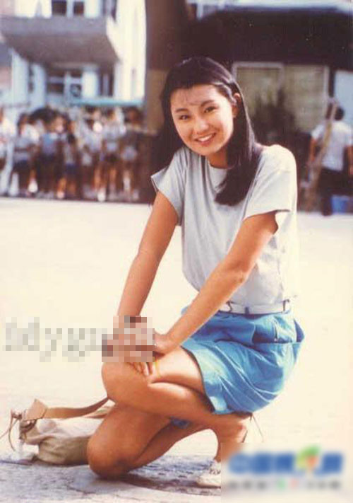 Trương Mạn Ngọc cũng trải qua thời xinh tươi mơn mởn, gương mặt búng ra sữa, tuy nhiên hiện tại cô lại là một trong những ngôi sao gầy dơ xương của làng giải trí Trung Quốc.