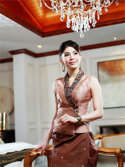 Cô nàng sở hữu một gương mặt đẹp, đôi mắt to tròn và một vóc dáng siêu mẫu. Cô nàng sở hữu một gương mặt đẹp, đôi mắt to tròn và một vóc dáng siêu mẫu.